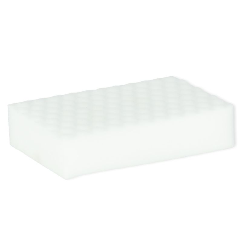 Magiczna gąbka z melaminy usuwa trudne plamy - obrazek 3