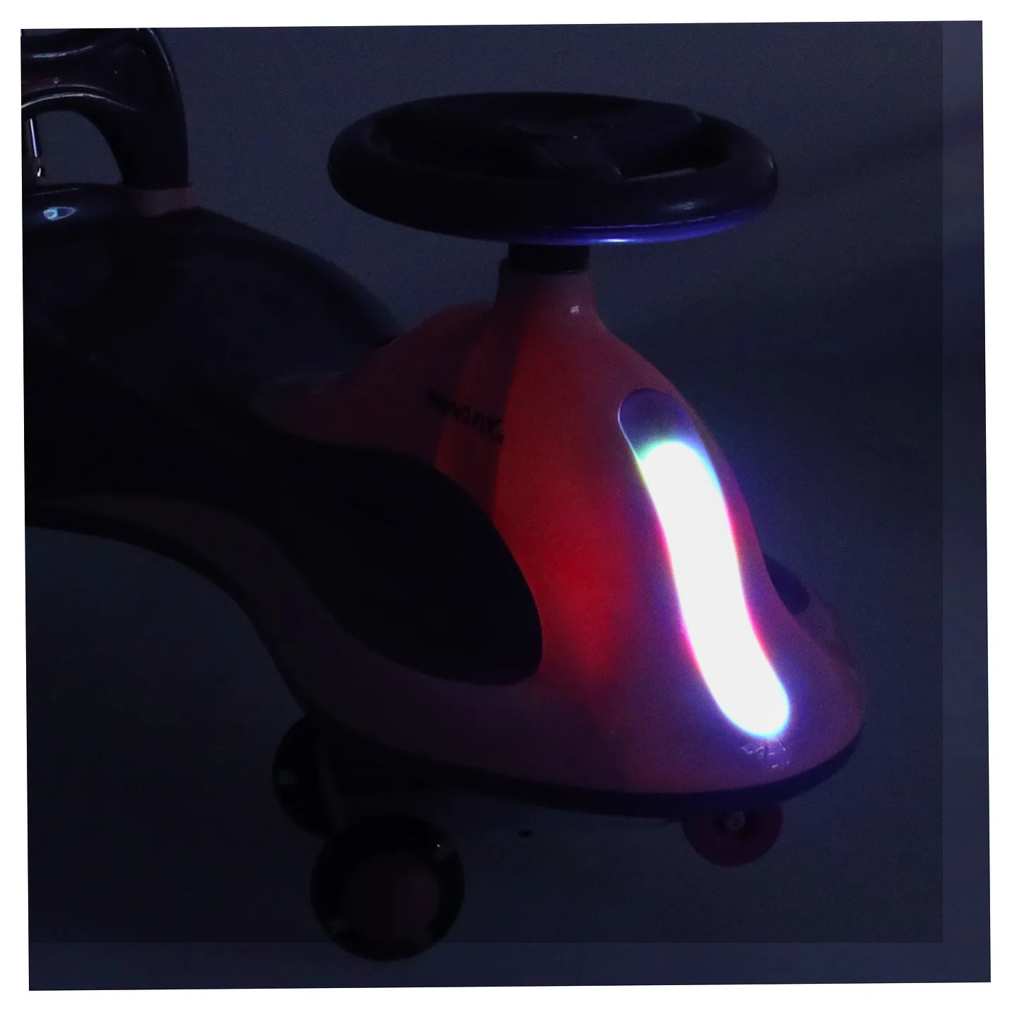 Jeździk grawitacyjny LED Swing FIX S2 skuter z rączką fioletowy max 100kg - obrazek 9