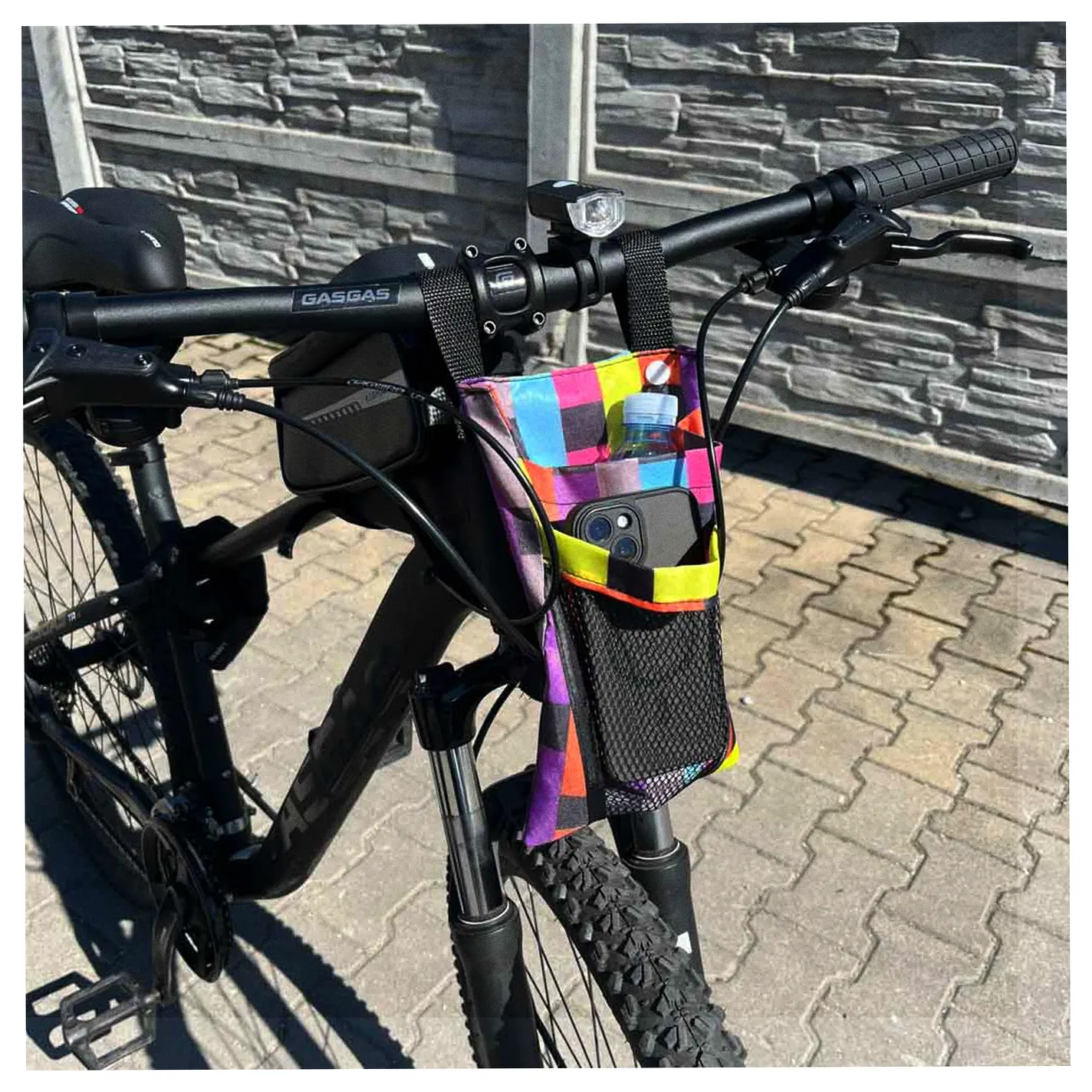 Torba na rower hulajnogę kierownicę telefon sakwa rowerowa kolorowa kratka - obrazek 12