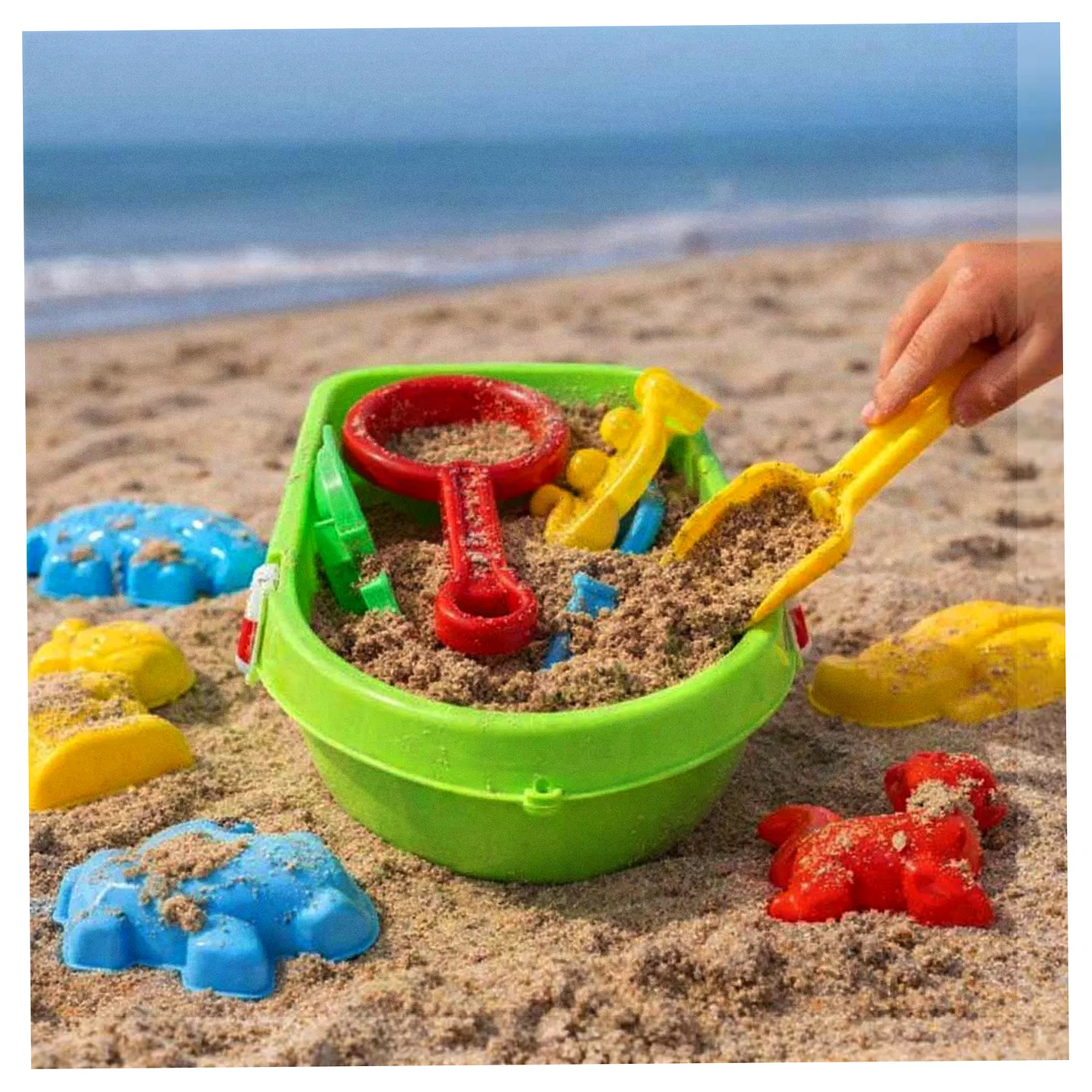 Statek łódka z akcesoriami foremkami do piasku wody foremki + sikawka strzykawka 12el. - obrazek 13