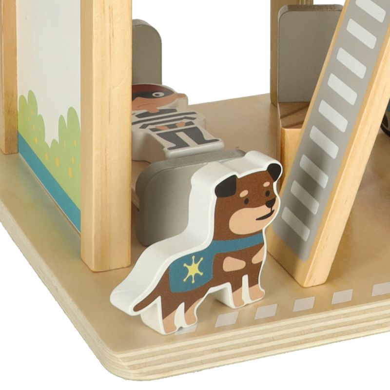 Parking drewniany garaż komisariat policji tor + radiowóz helikopter - obrazek 5