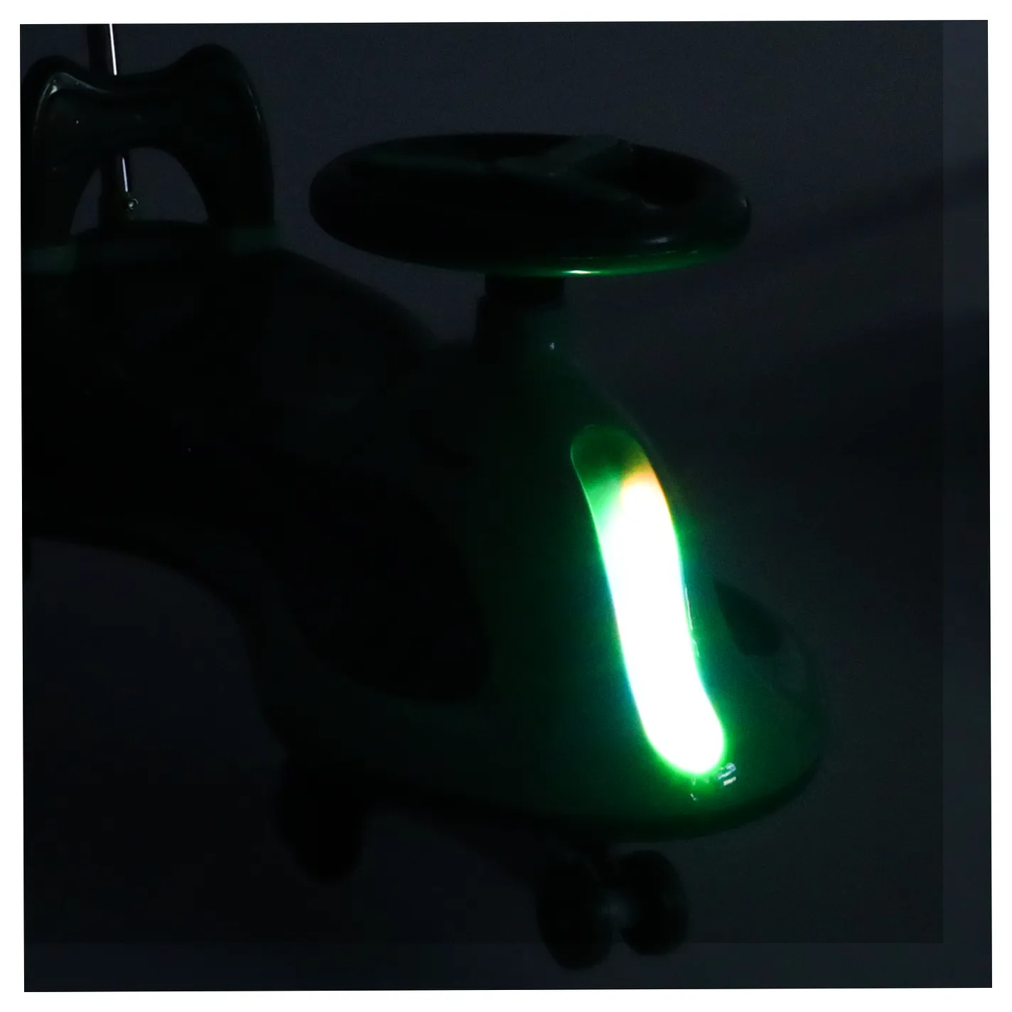 Jeździk grawitacyjny LED Swing FIX S2 skuter z rączką zielony max 100kg - obrazek 10